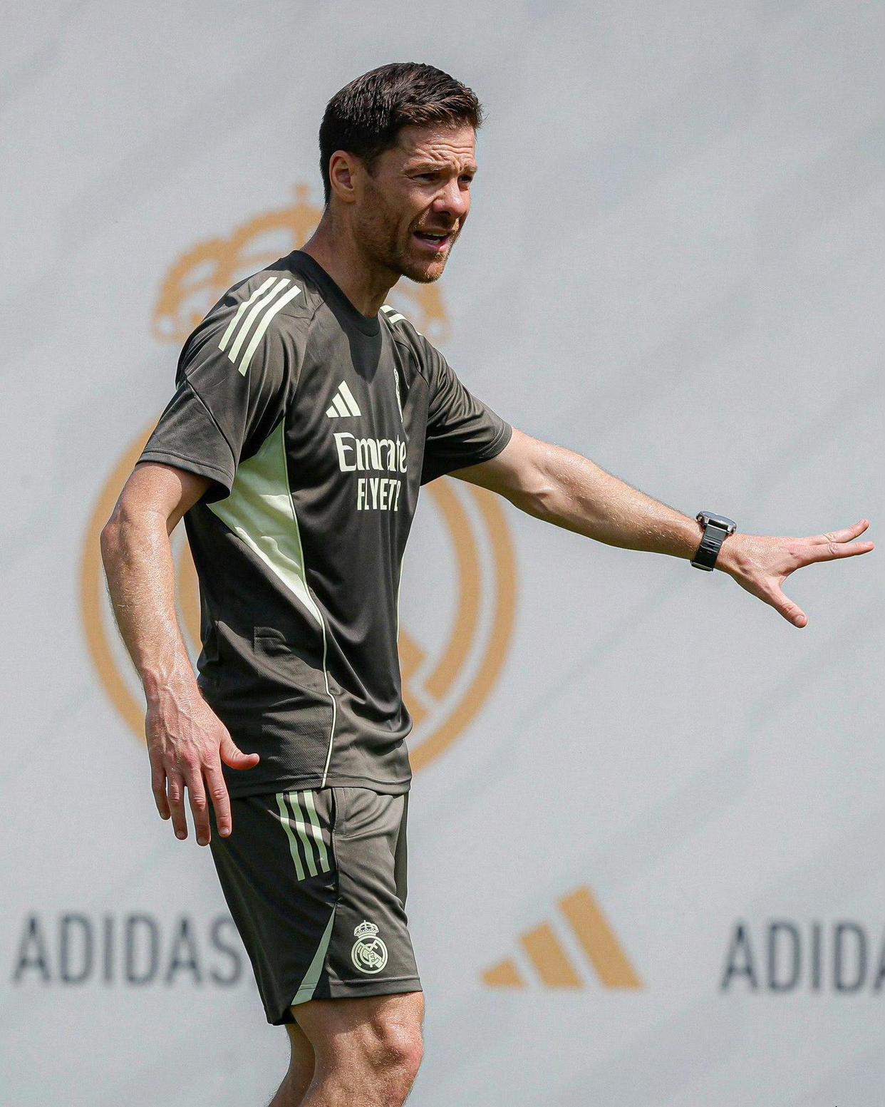 九游体育APP-重磅！皇家马德里今夜刷新队史纪录塔图姆在巴黎圣日耳曼比赛中晋级，关键时刻罗马备战中超