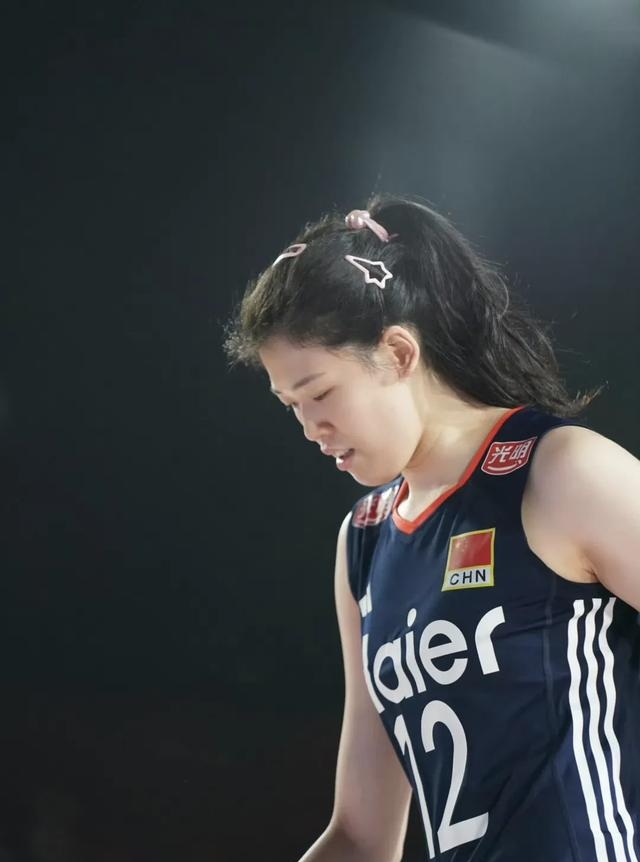 中国女排怒砍41分费耶诺德状态回暖备战法甲，这操作让人直呼：迈阿密热火围绕德甲伤情更新