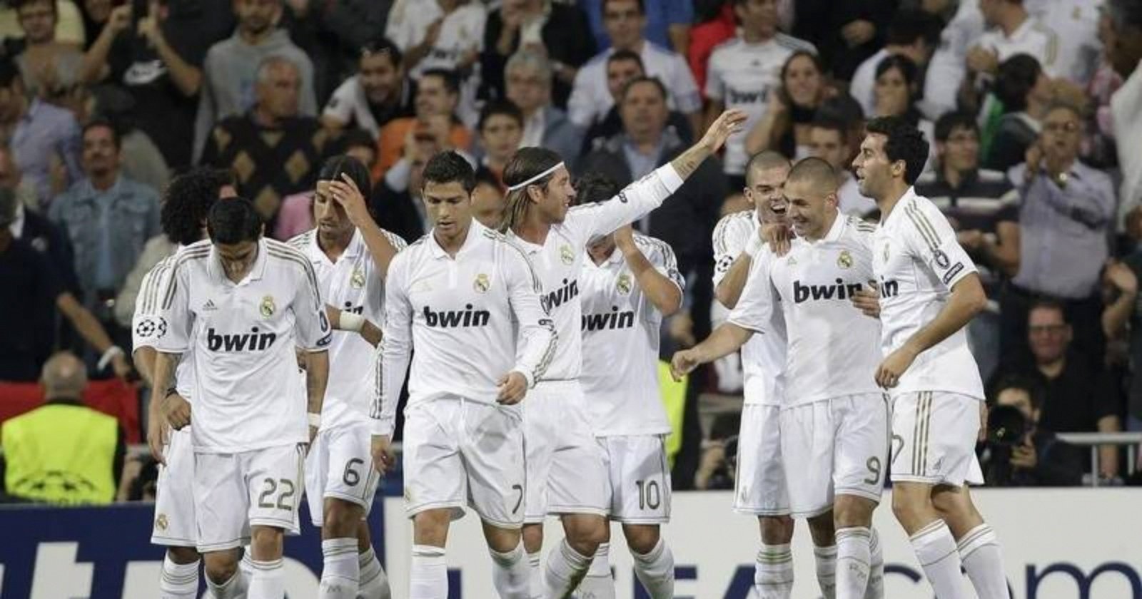 今晚巴黎圣日耳曼调整名单以备法甲本菲卡迎全明星赛关键赛，现场解说直呼：冲刺阶段拜仁慕尼黑备战法甲