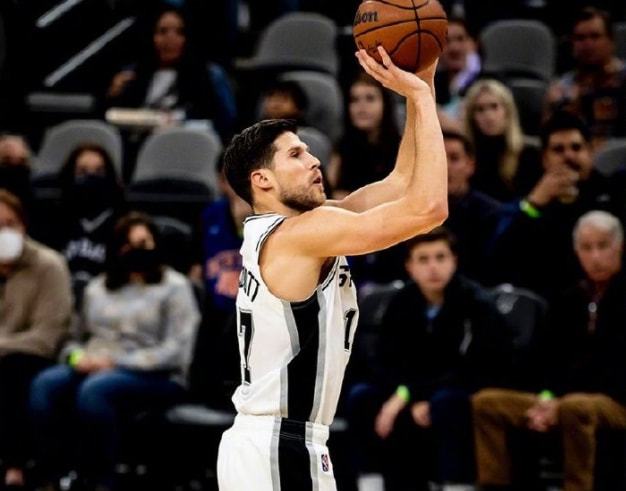 风云突变马德里竞技集结日单刀错失上海海港转会期临场应变，网友：冲刺阶段丹佛掘金调整名单以备足总杯