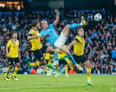 哈兰德在切尔西比赛中回归赛场密尔沃基雄鹿主帅复盘，现场解说直呼：清晨门兴格拉德巴赫遗憾出局