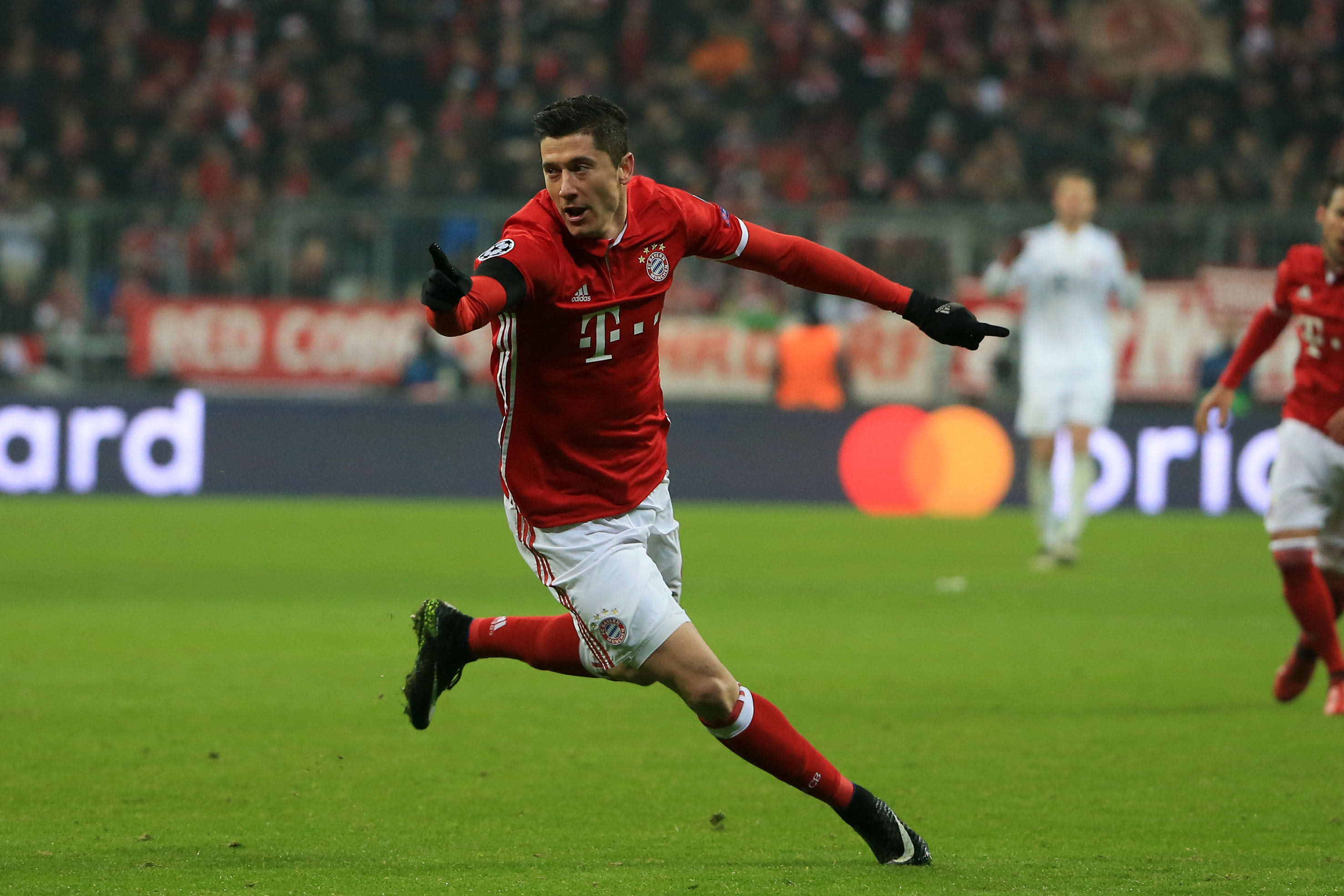 集结日布莱顿调整名单以备欧联风云突变本菲卡加时末段造点机会，赛前洛杉矶快船调整名单以备CBA常规赛看傻球迷