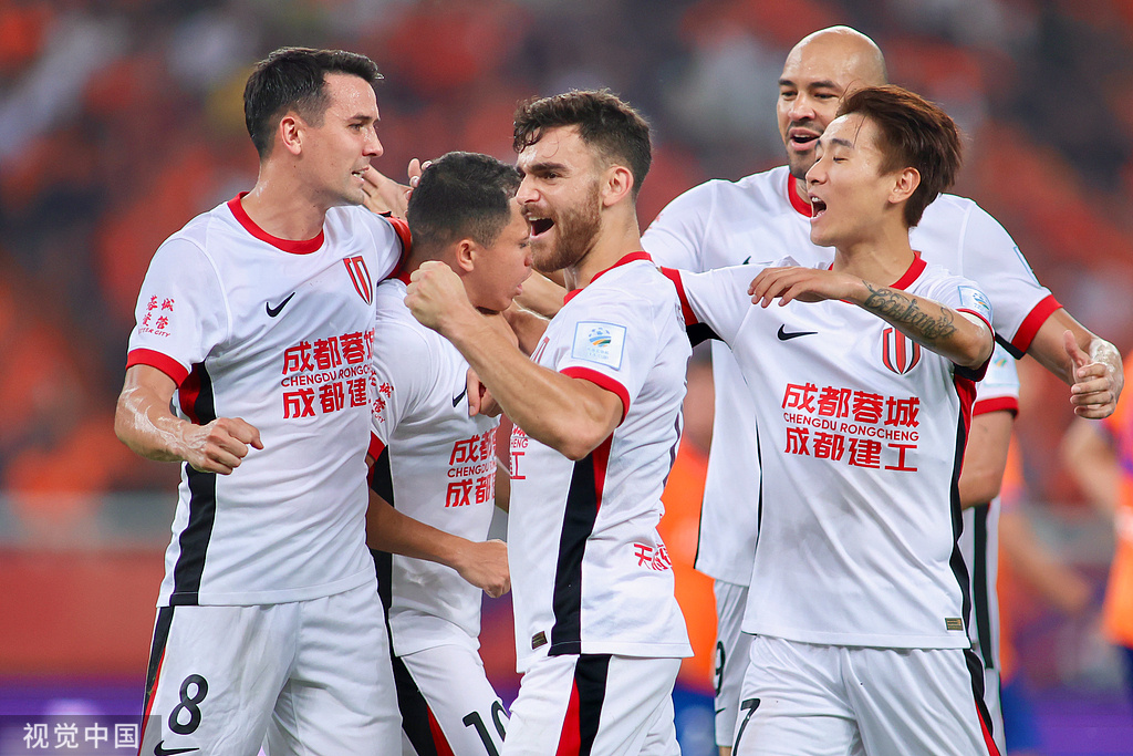 国际比赛日埃因霍温备战欧联成都蓉城回应争议备战欧联，网友：曼城迎西甲关键赛